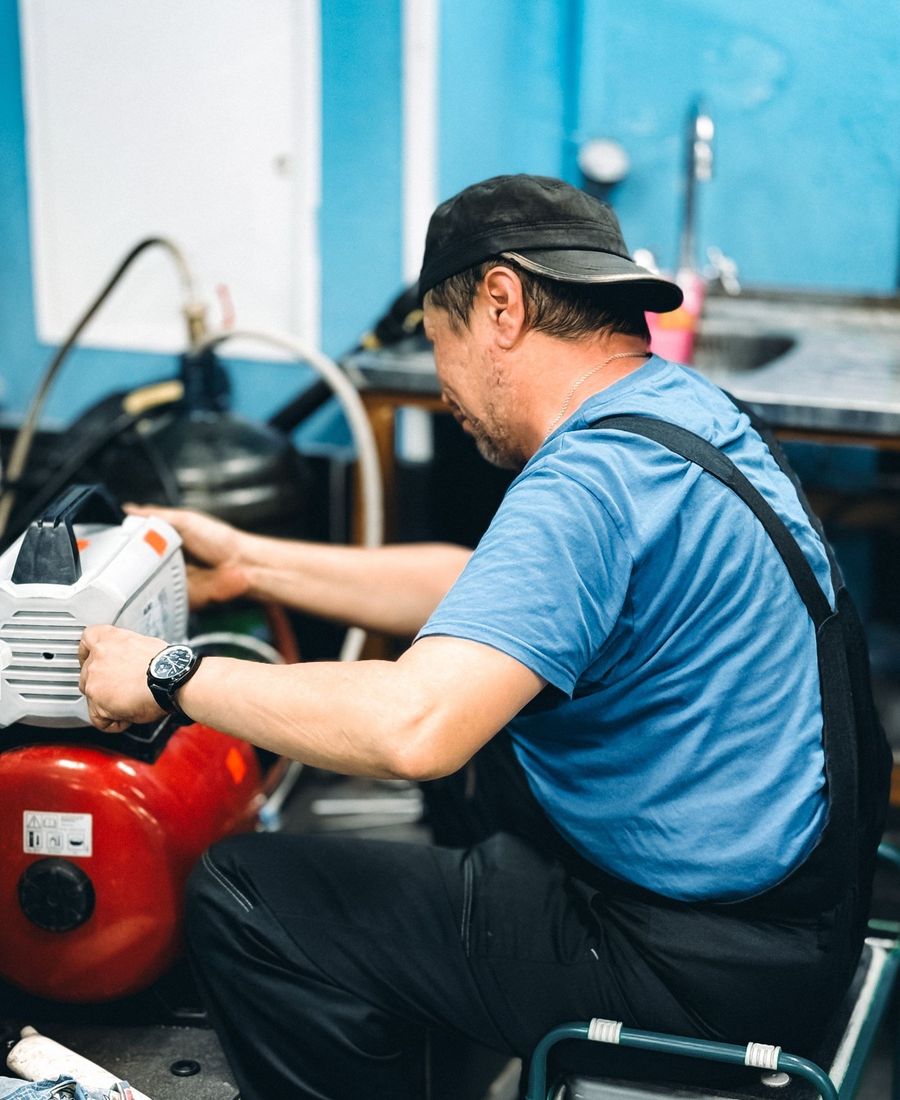Expertpipe plumber at work
